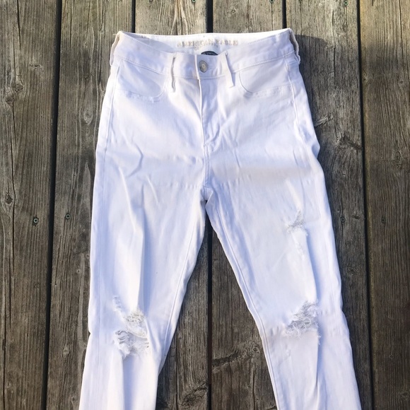 American Eagle Outfitters Denim - AE Ripped high-waisted jeans